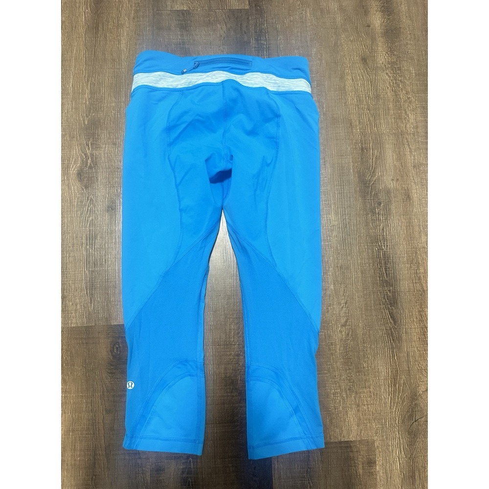 Lululemon Run Inspire Crop Blue Size 6